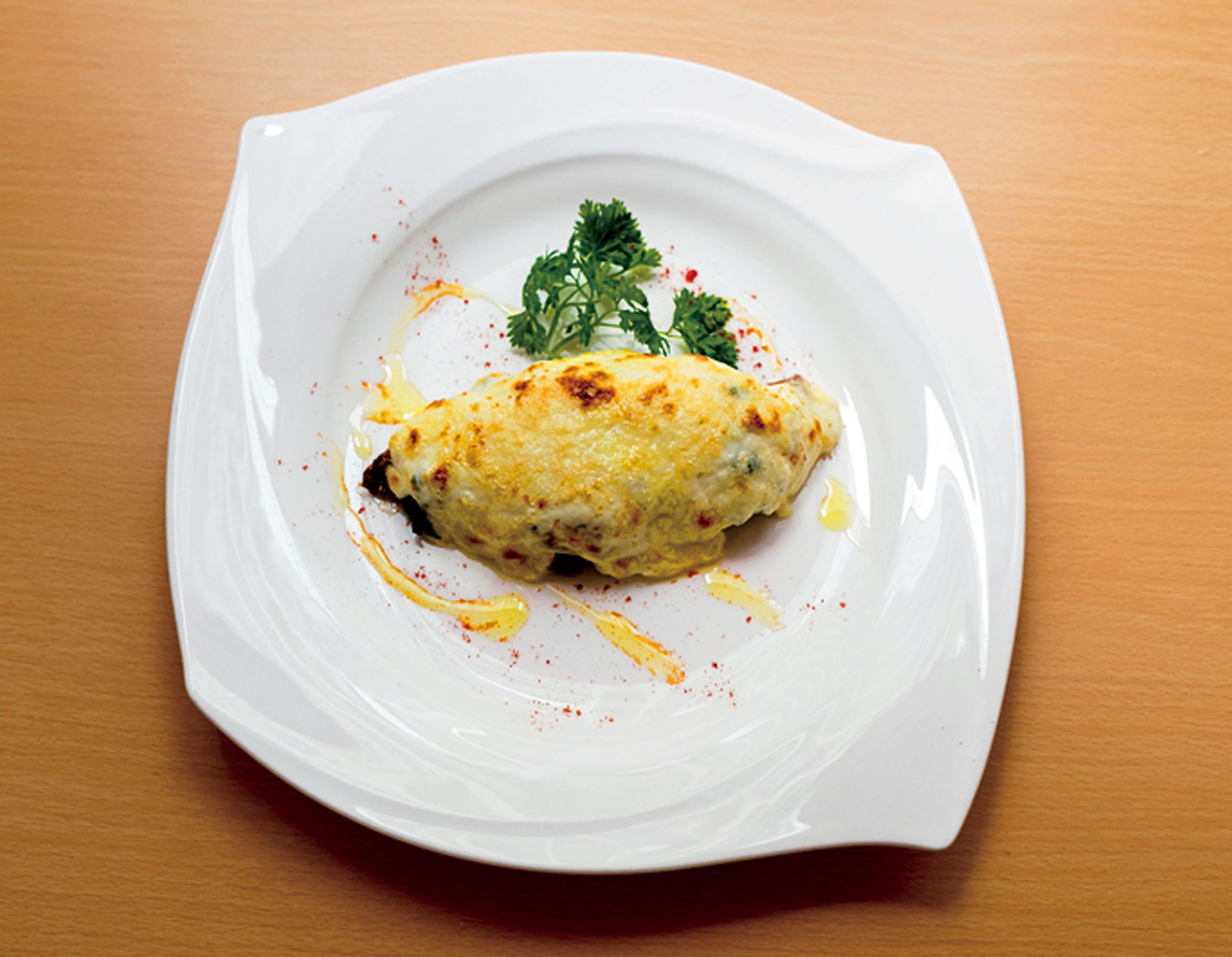 イサキの濃厚ホワイトソースのオーブン焼き