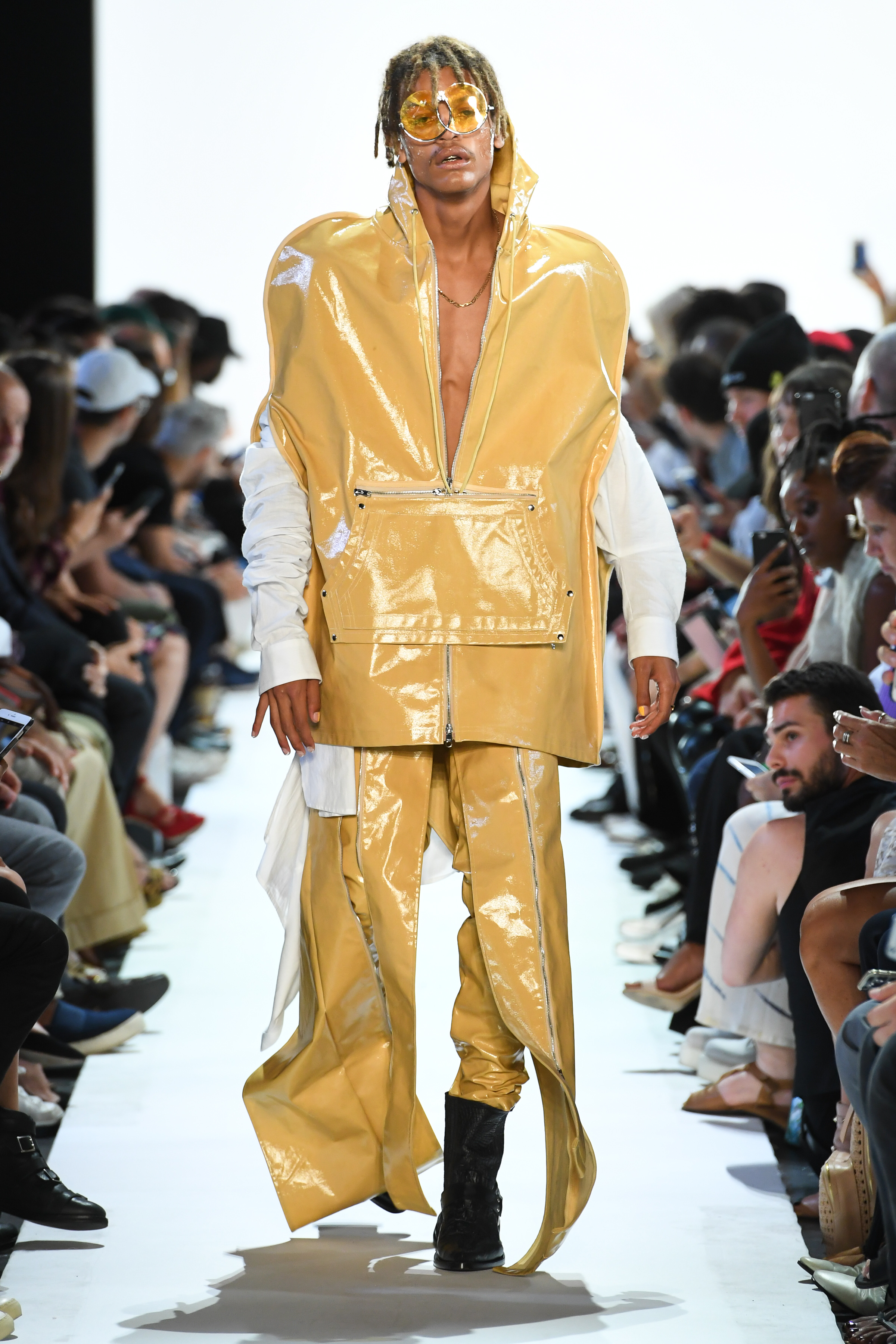 エディター池田桃子のNYコレクションベストは愉快、痛快、〈Hood By