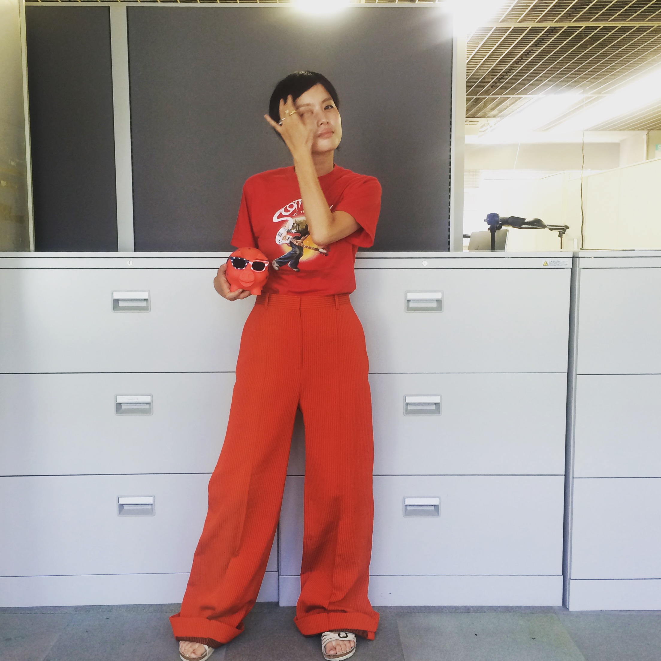 2025 トリーバーチ　キャットプリントTシャツ 　畠山千明さん着用 ストリート＆SNSをお騒がせ中! おしゃれマスターの私服一挙公開：02