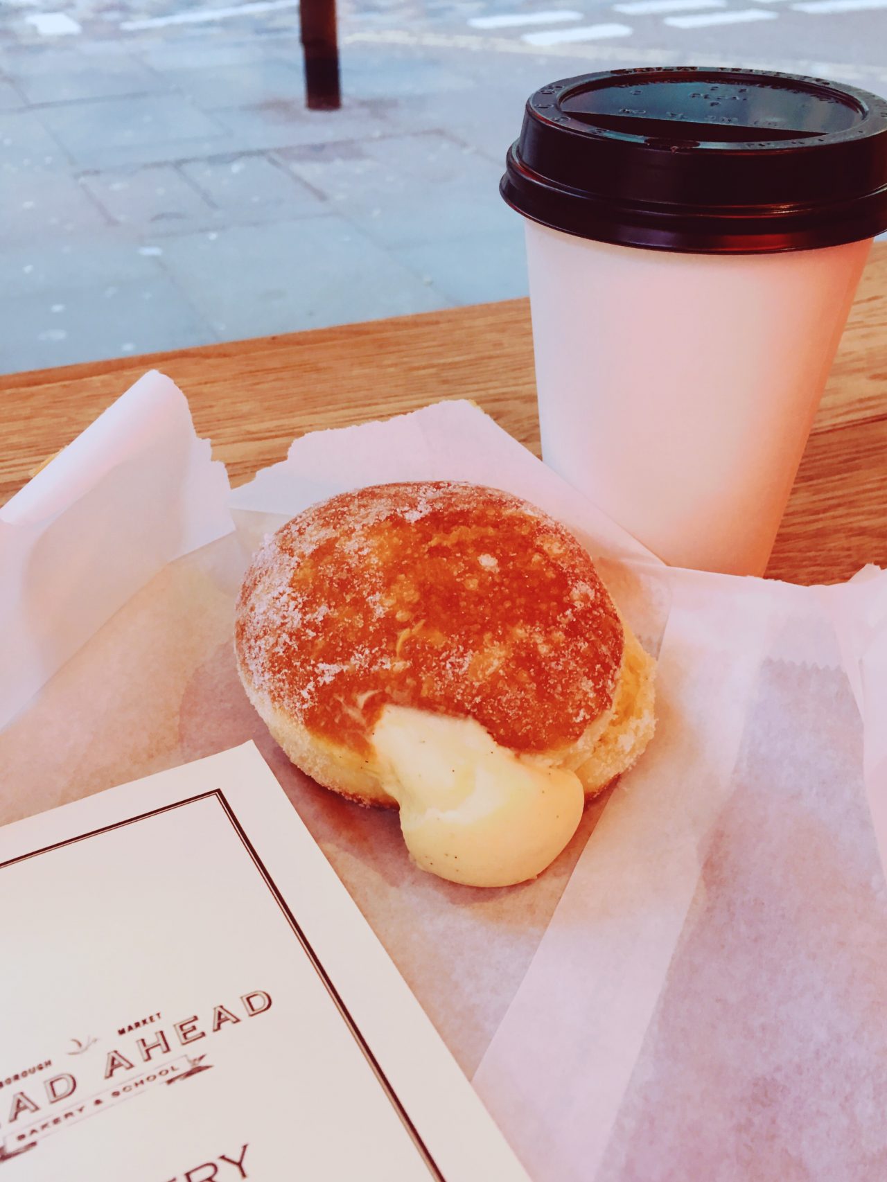 ブレッドアヘッドのカスタードドーナツ