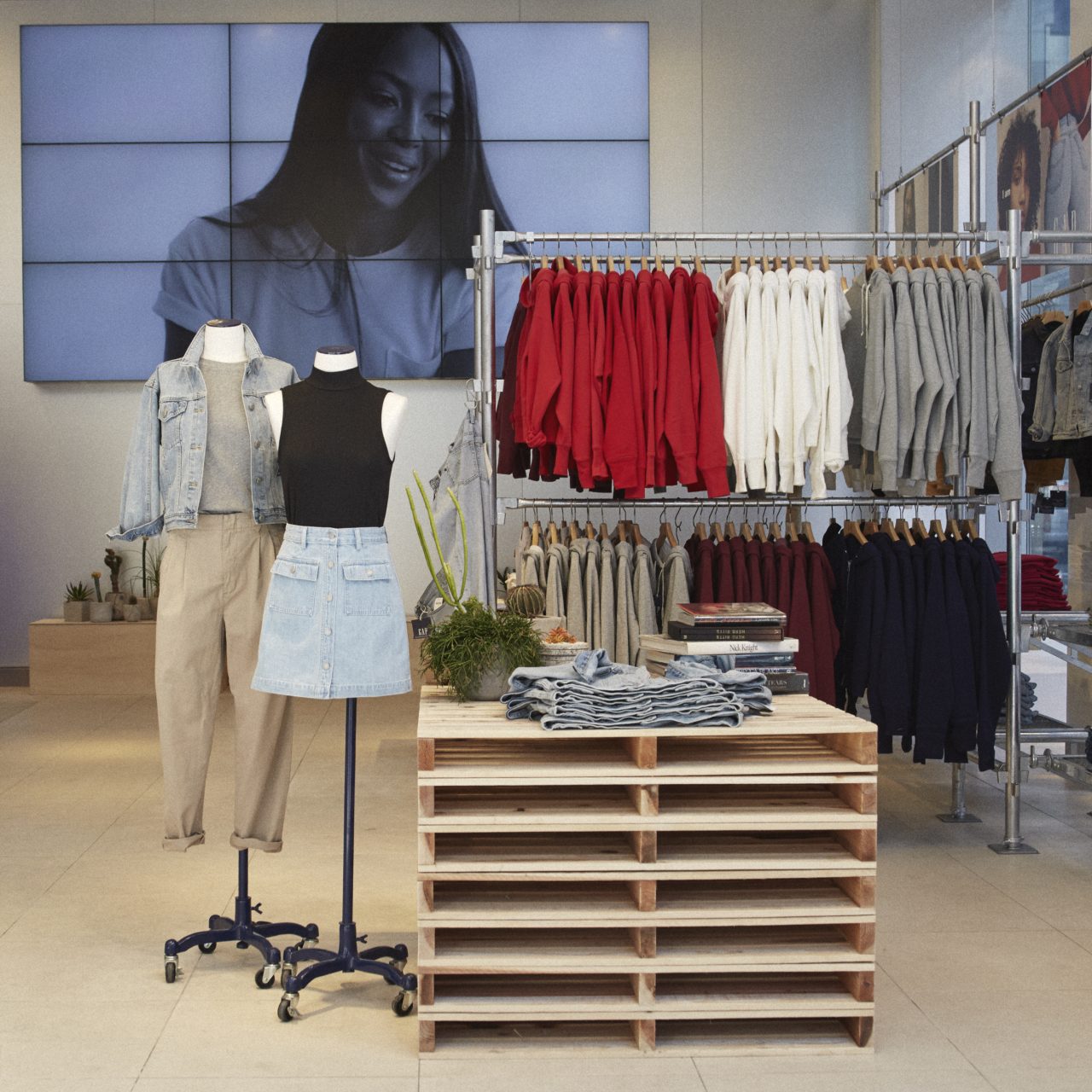 GAP「The '90s Archive Re-Issue」で90年代の名作アイテムが限定