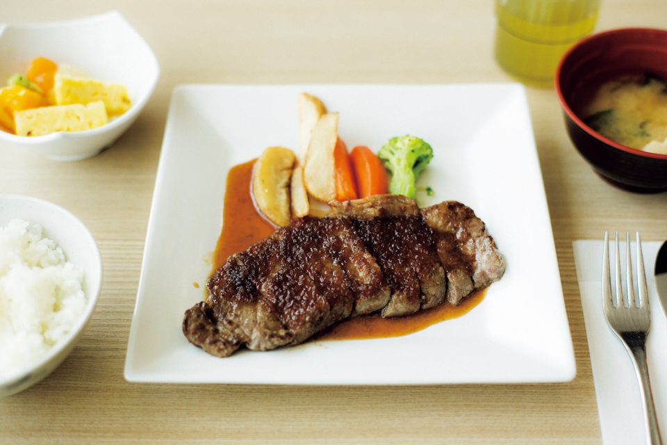 ソニーの社食 ステーキ定食