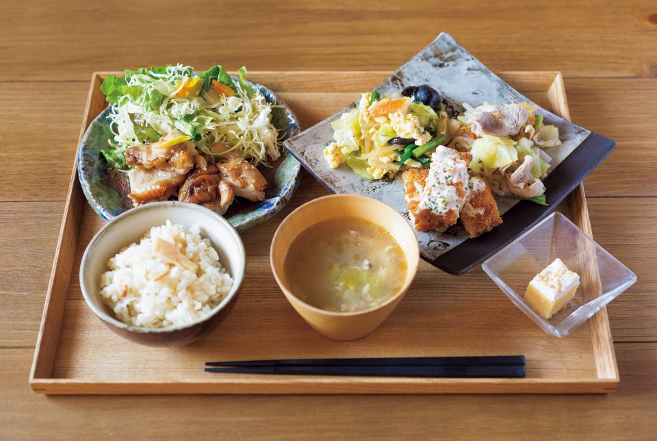 若鶏の胡麻照り焼き　日清食品社食