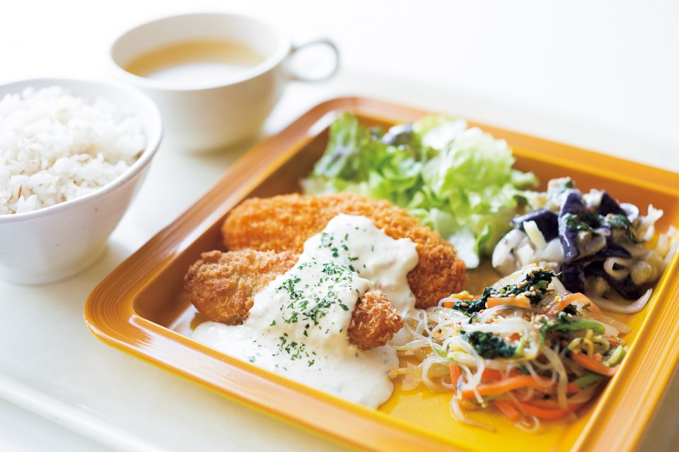 サーモンタルタルフライ定食