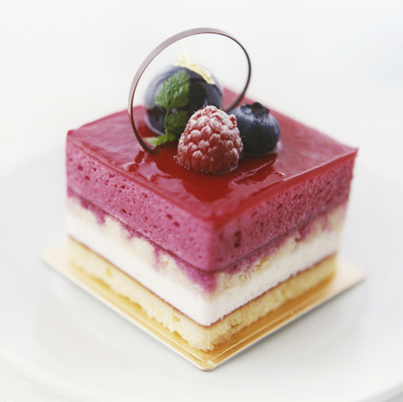 ベリーとレアチーズのガトー
