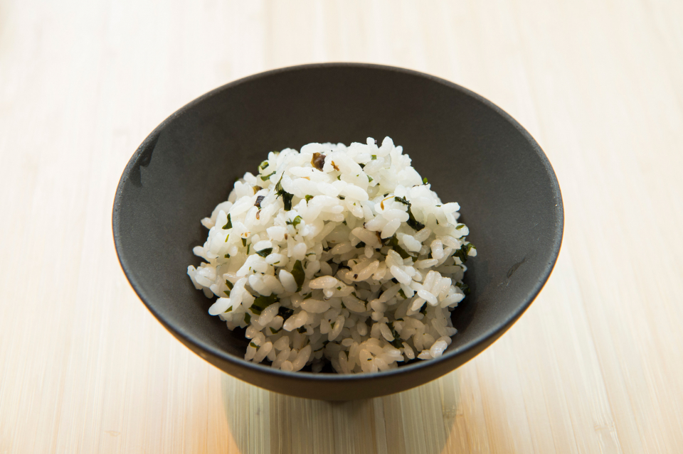 わかめとふきのとうの炊き込みご飯
