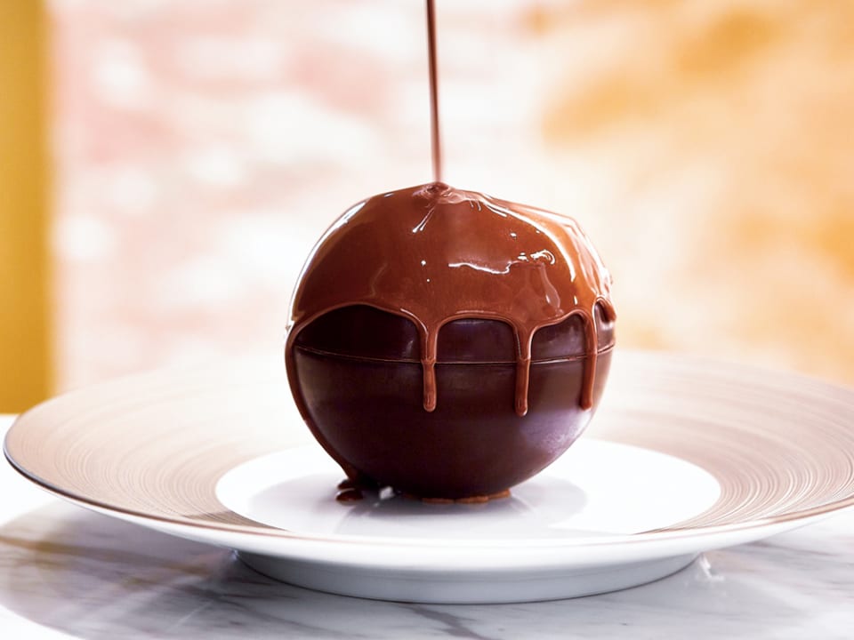 足を運ぶべき濃厚チョコレートパフェとケーキ。チョコ好きレディ
