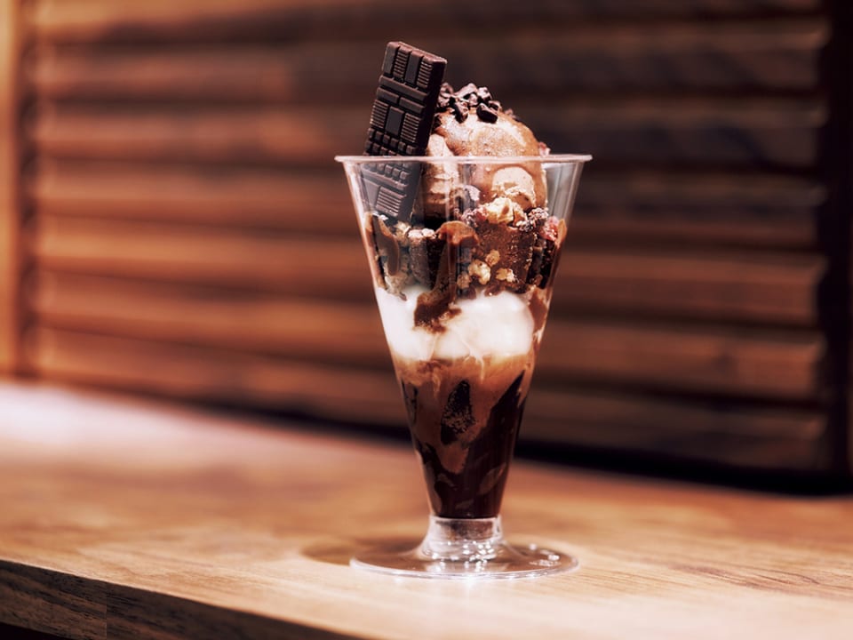 足を運ぶべき濃厚チョコレートパフェとケーキ。チョコ好きレディ
