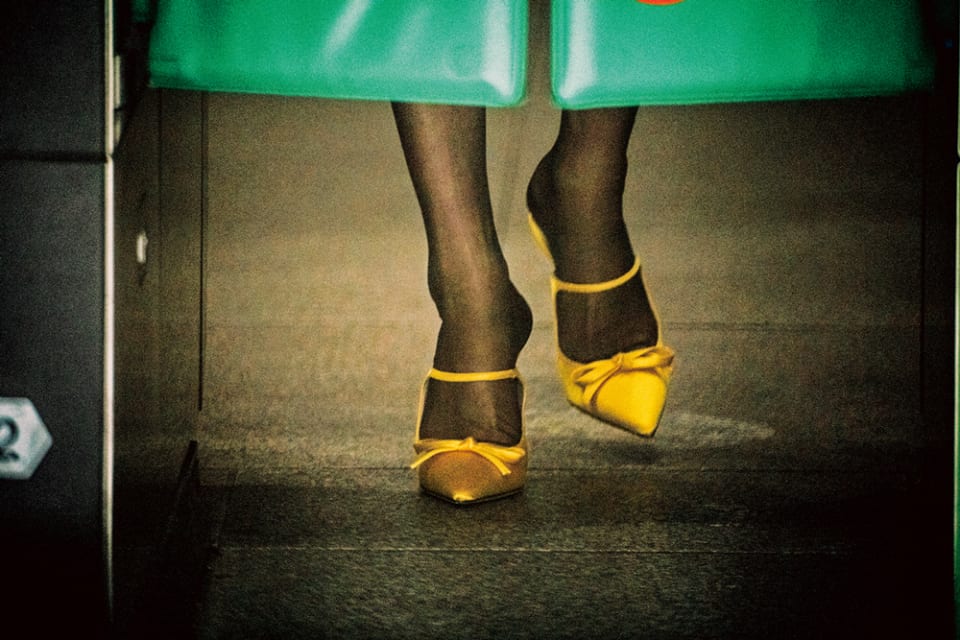 プラダのサテンのミュール