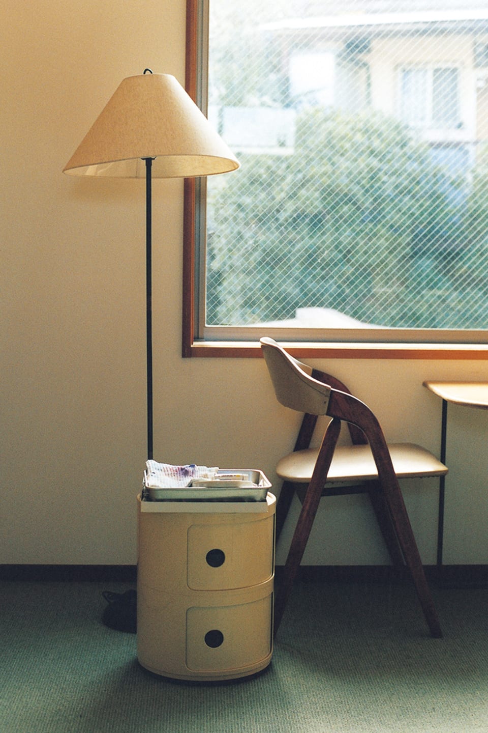 白系×ウッドの家具