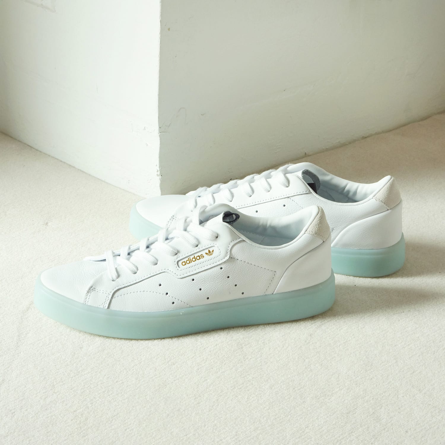 高感度な女子のためのスニーカー、〈adidas SLEEK〉誕生