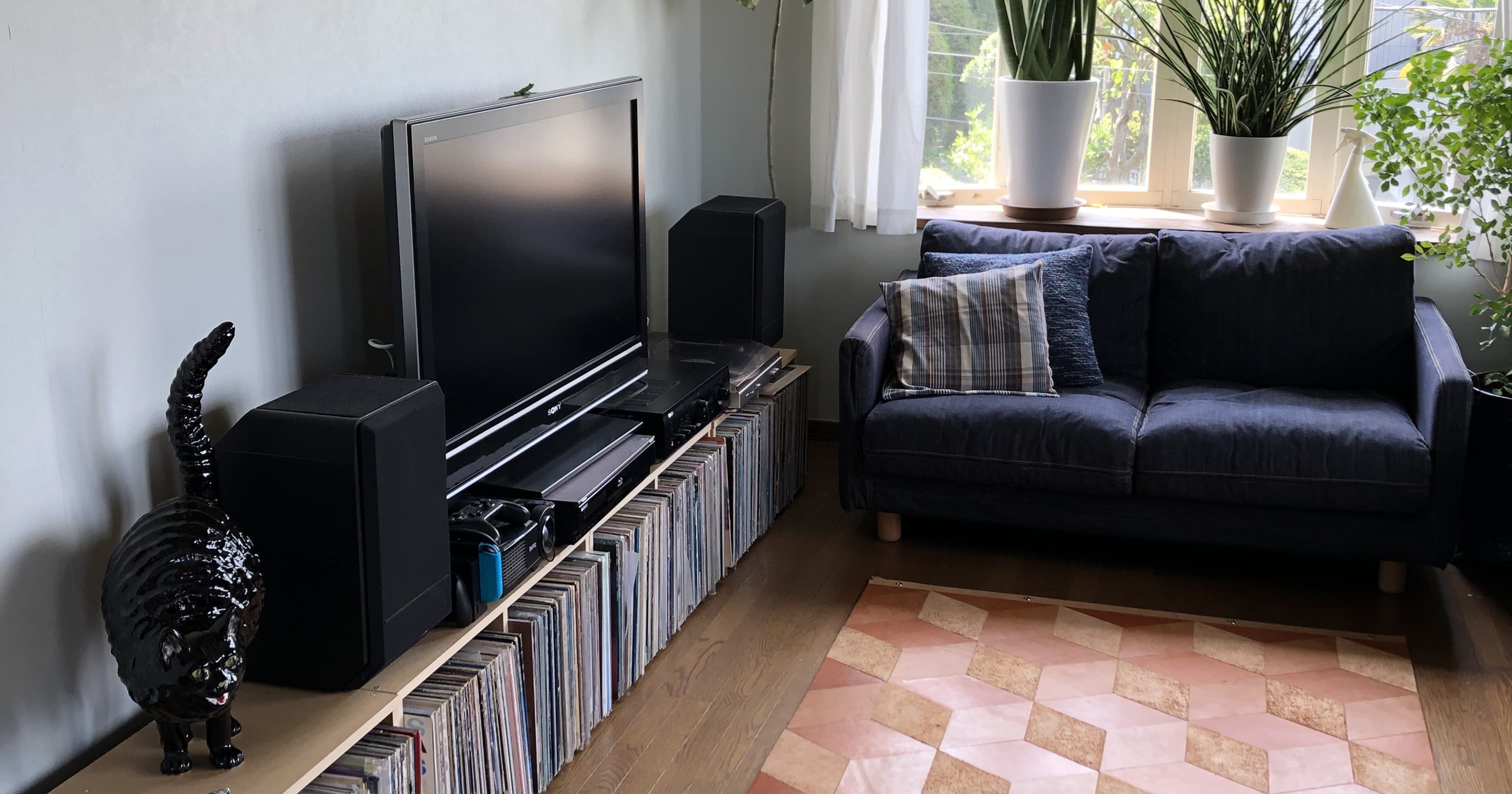 私と部屋 vol.16 自分たちで壁を塗り替え、スタイルに沿った新