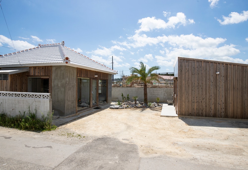 irregular INN Nakijin 外観