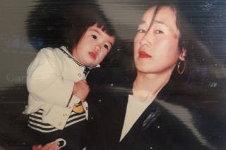 山瀬まゆみ-幼少期