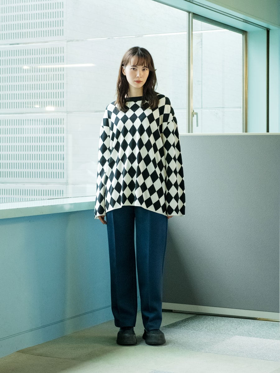 後輩は社内の事情通