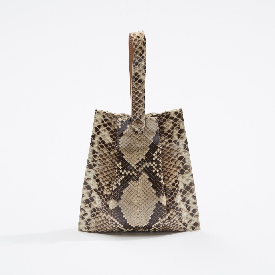 マロウ|シックのパイソンバッグ