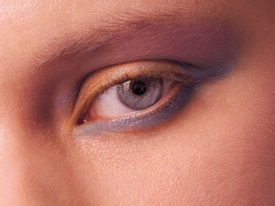 アイメイクパープルとブルーアップ