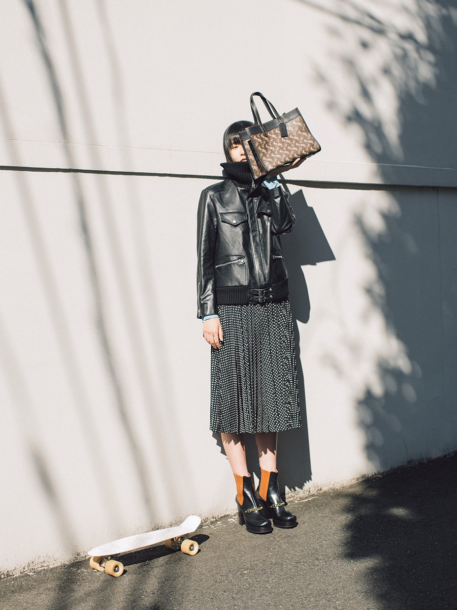 黒のラムレザージャケット