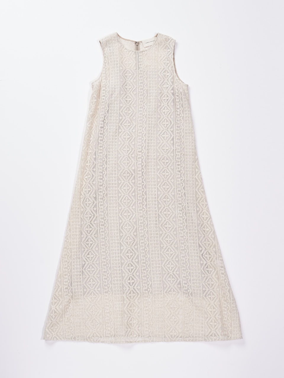 イウエン マトフのレースドレス