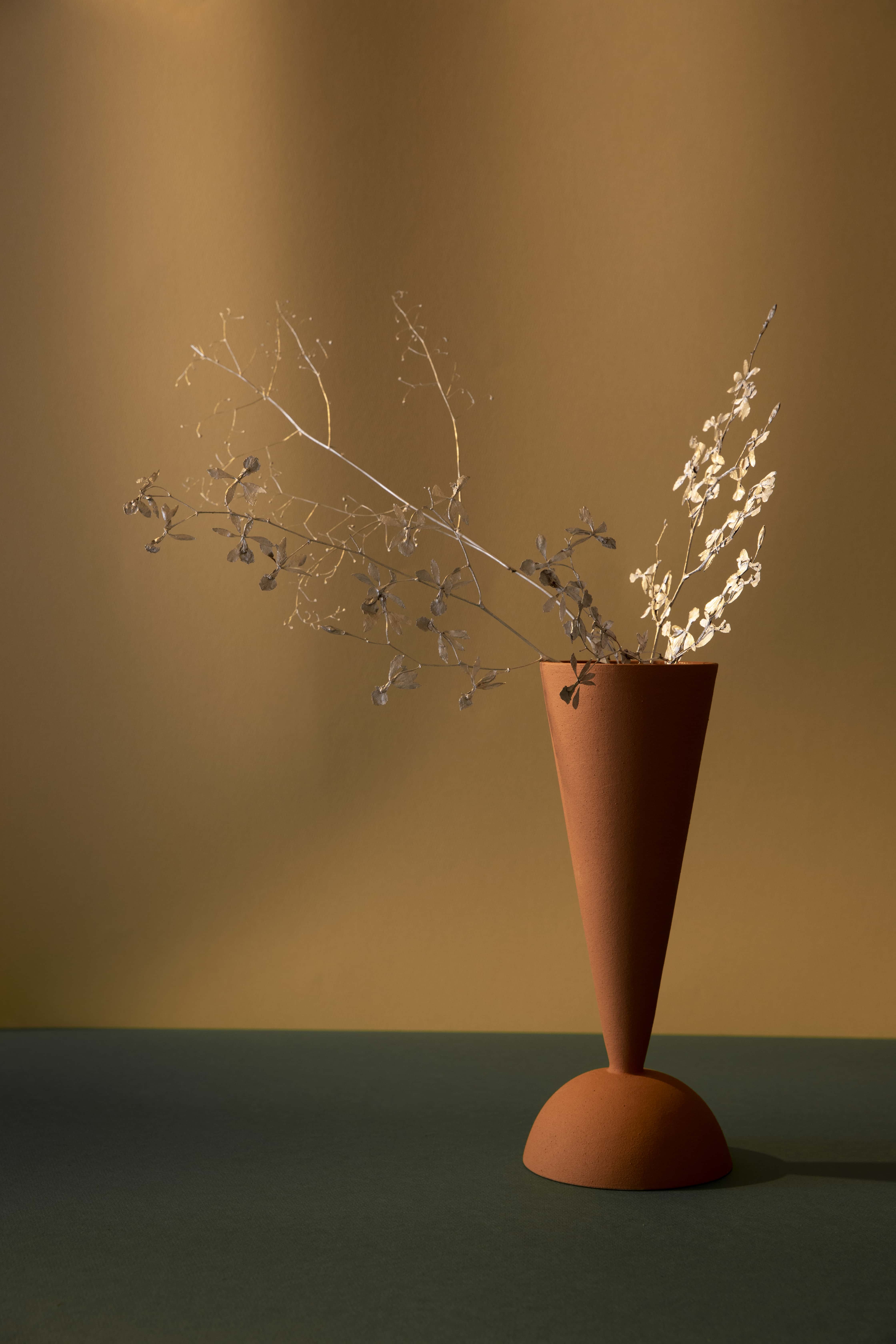 スペインの花器デザイナーValeria Vasiの日本初個展がKIAN showroomで