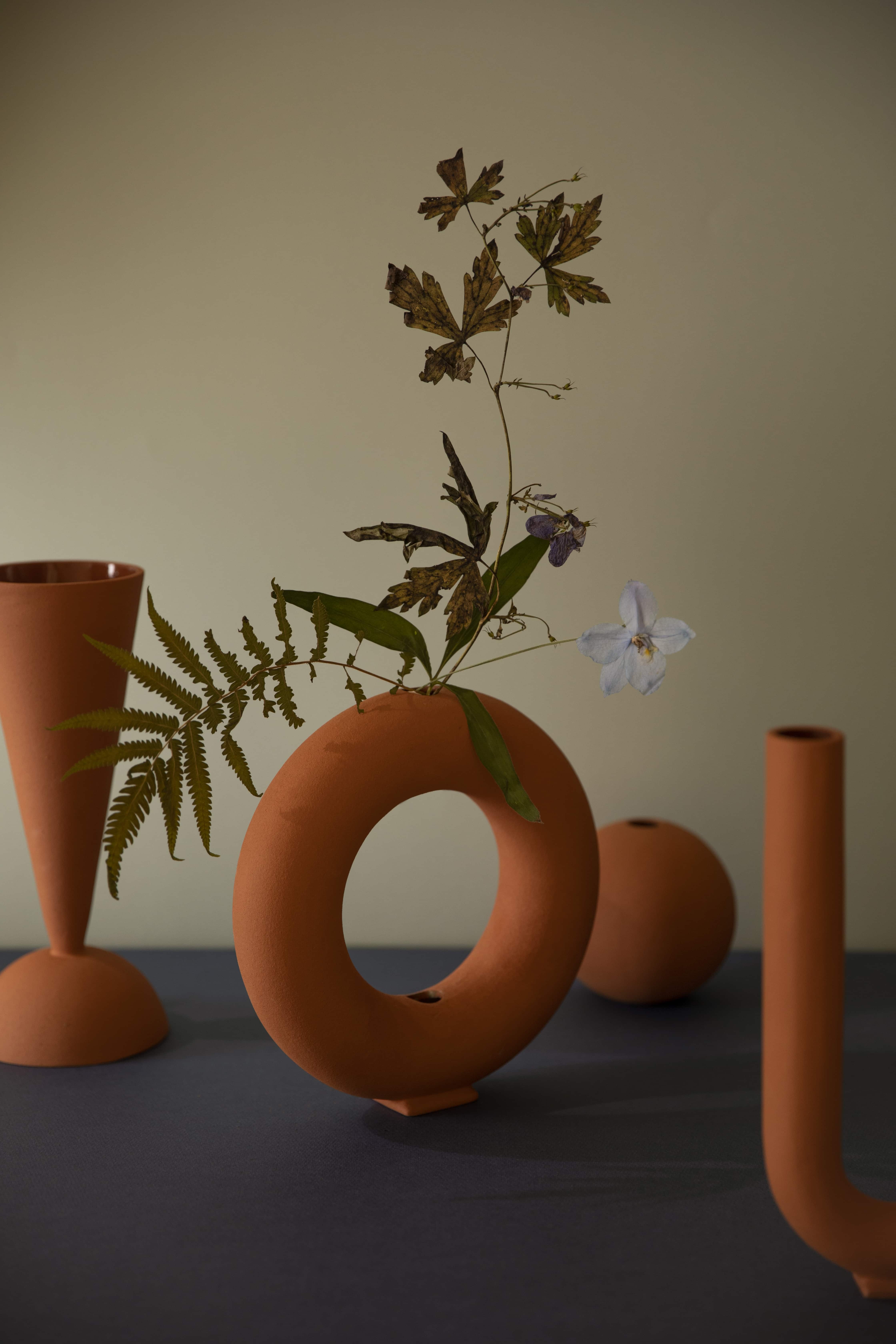 スペインの花器デザイナーValeria Vasiの日本初個展がKIAN showroomで