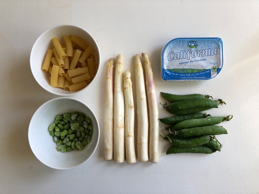 ヴィーガンレシピ アスパラと豆とクリームチーズのパスタ