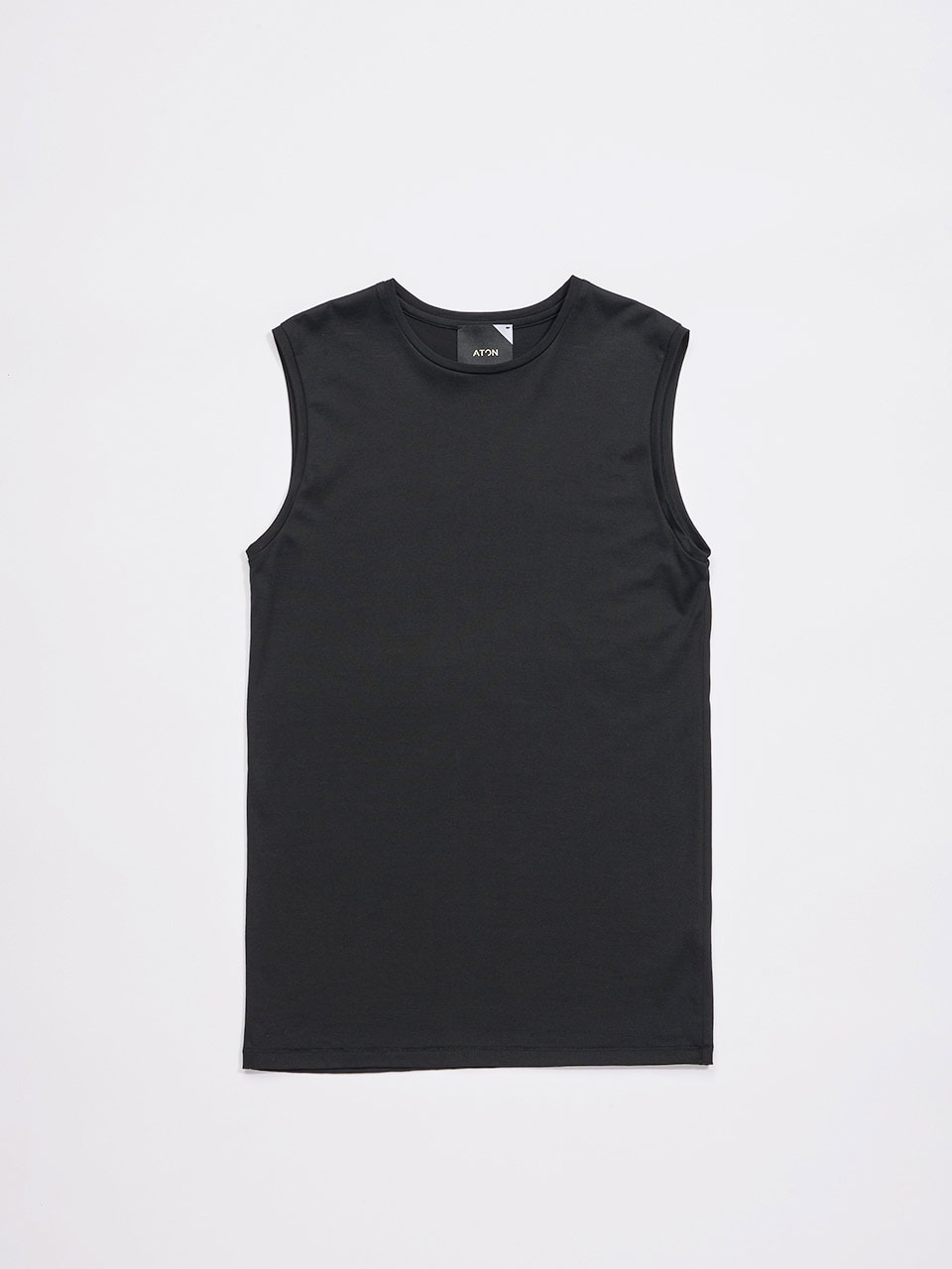 エイトンのタンクトップ