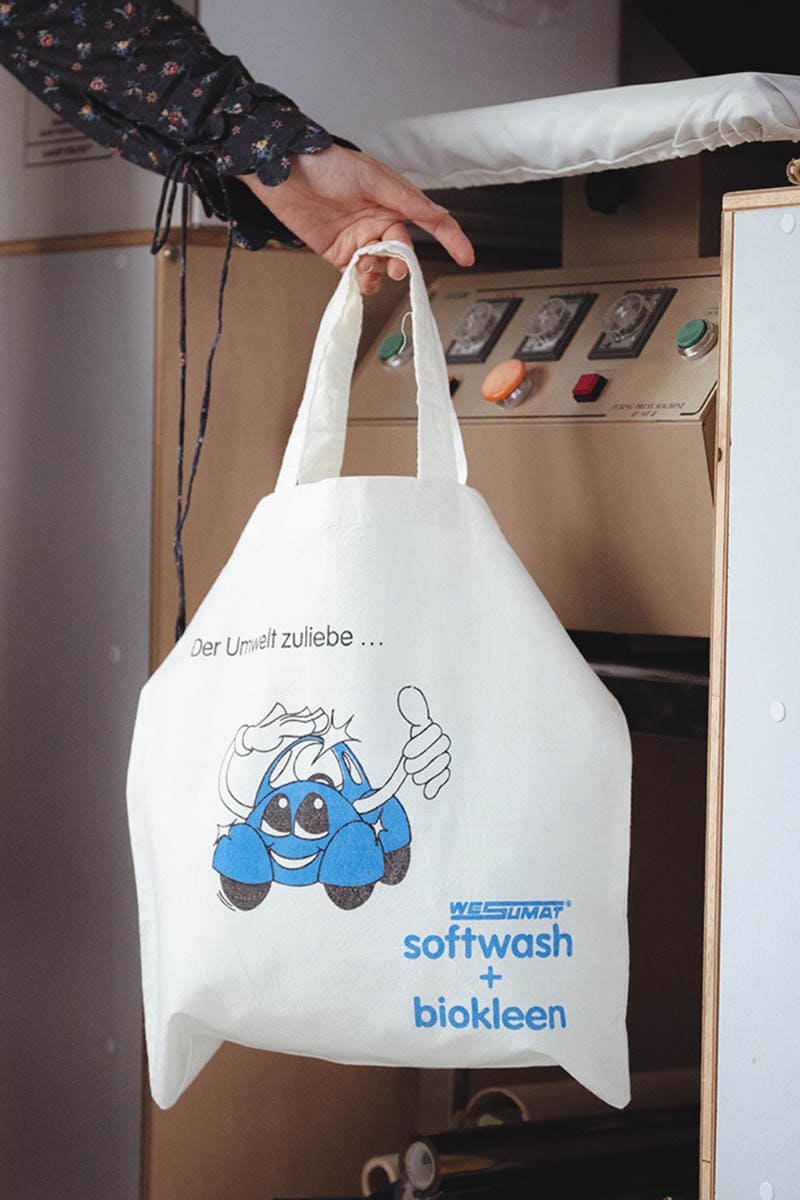 愛してやまないトートバッグ ドイツの洗車屋さんのプリントバッグ