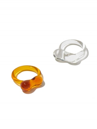 ナタリー・シュレッケンベルグのガラスリング