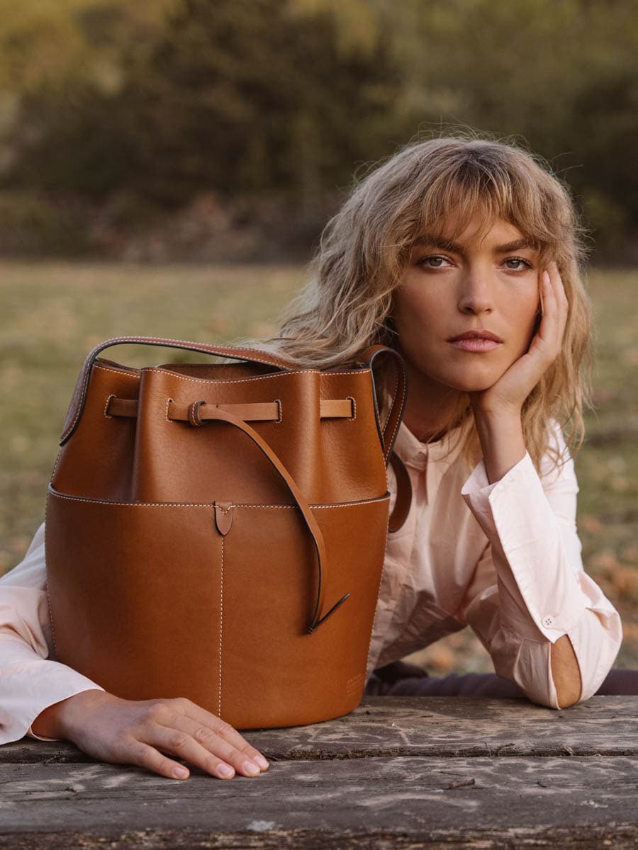 『Universal Bag』アニヤ・ハインドマーチ　レギュラー　チョコレート 100%リサイクル！アニヤ・ハインドマーチの『ユニバーサルバッグ