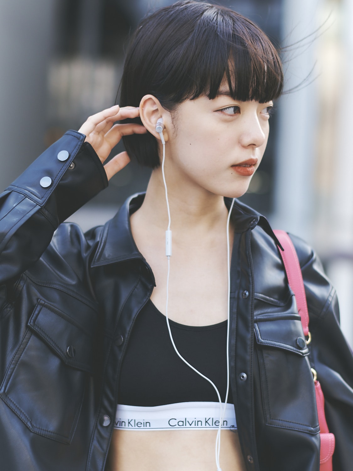 有線イヤホンで何聴いてるの？」スナップ！GINZA編集部で街角ハント