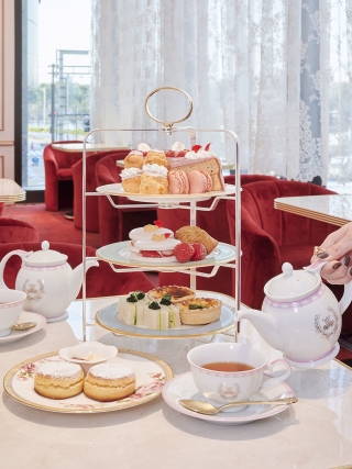 ル サロン ド ニナス 日比谷 マリーアントワネット ヴェルサイユ宮殿