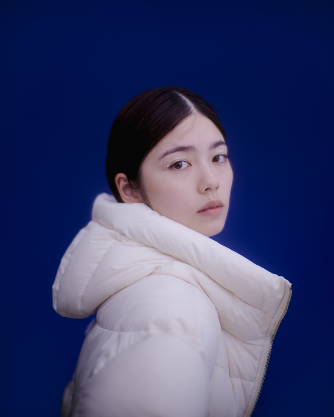 小芝風花が着る〈TATRAS〉 | 【GINZA】東京発信の最新ファッション