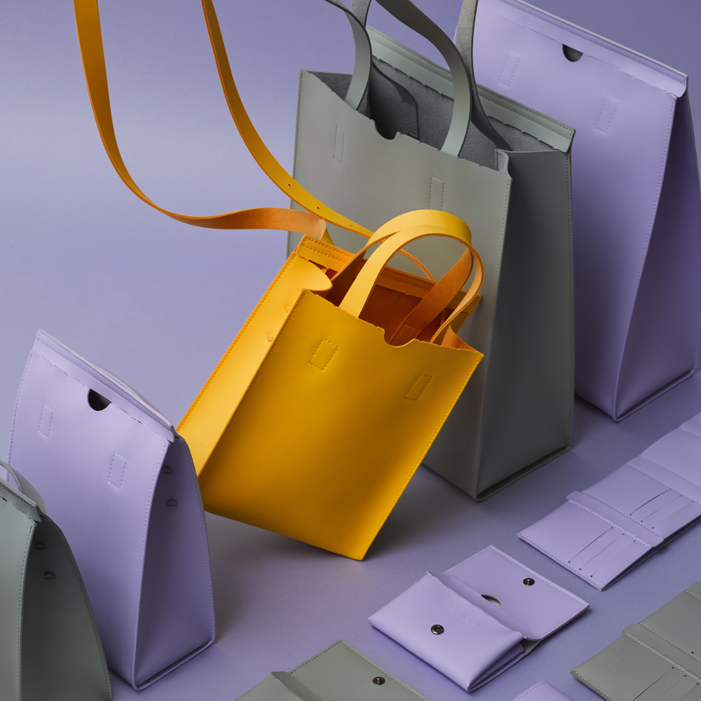 グッド グッズ イッセイ ミヤケ〉の個性豊かなバッグが集結 | 【GINZA