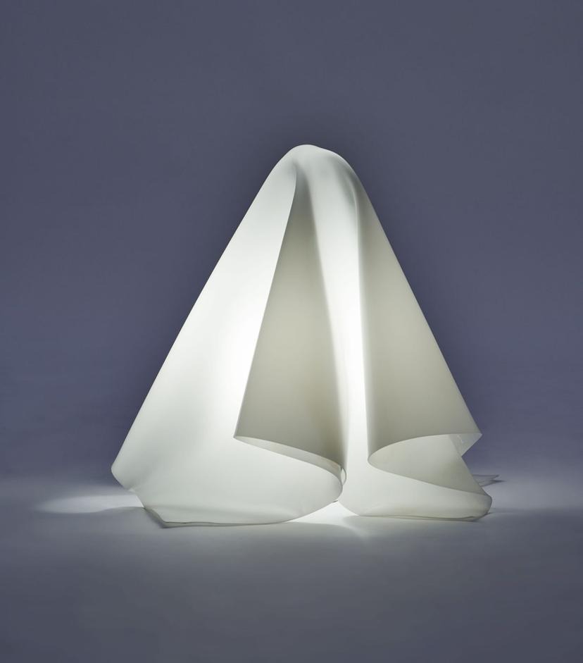 倉俣史朗の作品を鑑賞、『蛇の道』をスクリーンで…etc | 【GINZA】東京