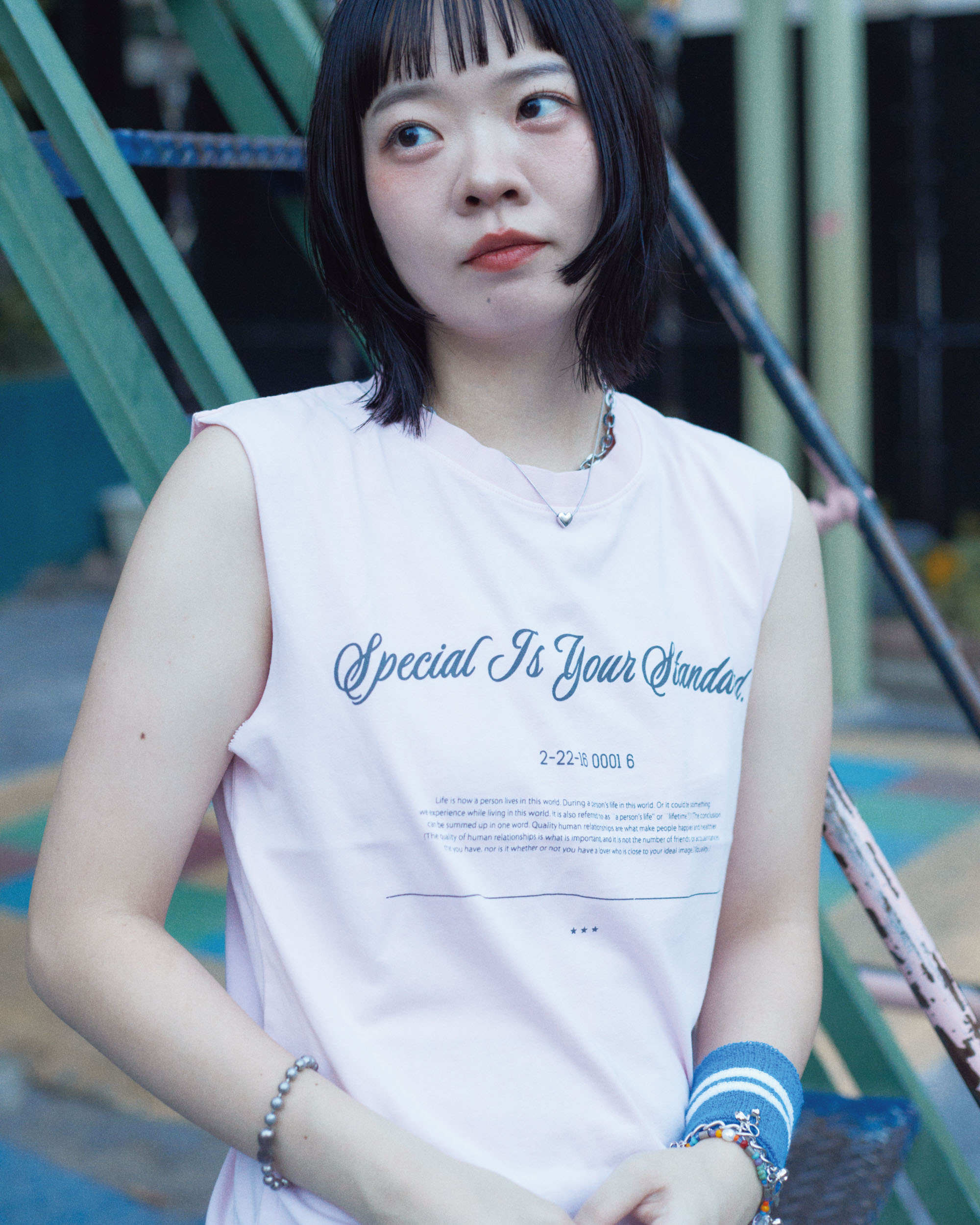 ギター Tシャツ Mサイズ ホワイト 宮崎朝子 フォトT 激レア SHISHAMO 宮崎朝子の「捨てられない衣装ものがたり」 | 【GINZA】東京