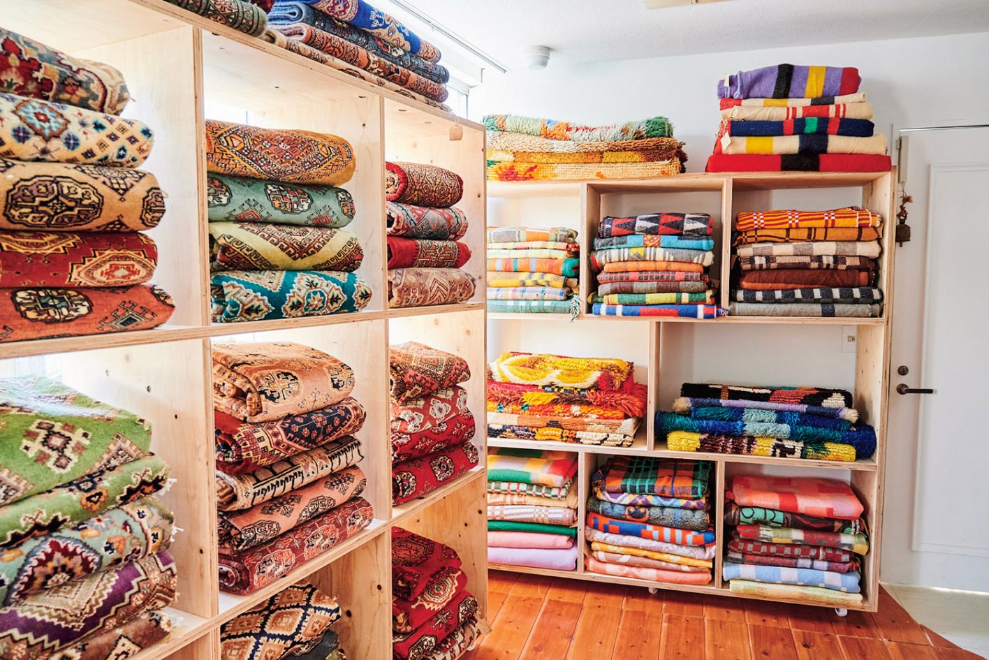 アンティークにデッドストック。好みが見つかるラグ専門店「kaya