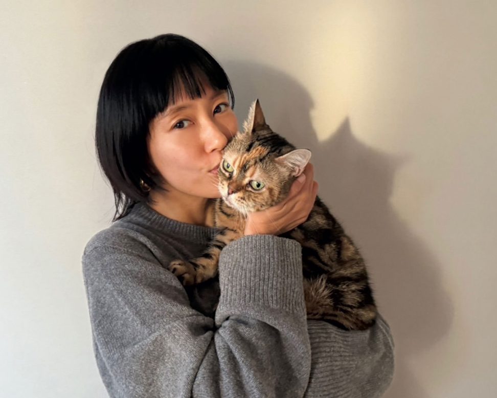 いいスタイル 猫がいる暮らし。水川あさみとニコとコモ 【GINZA】東京発信の | トップス