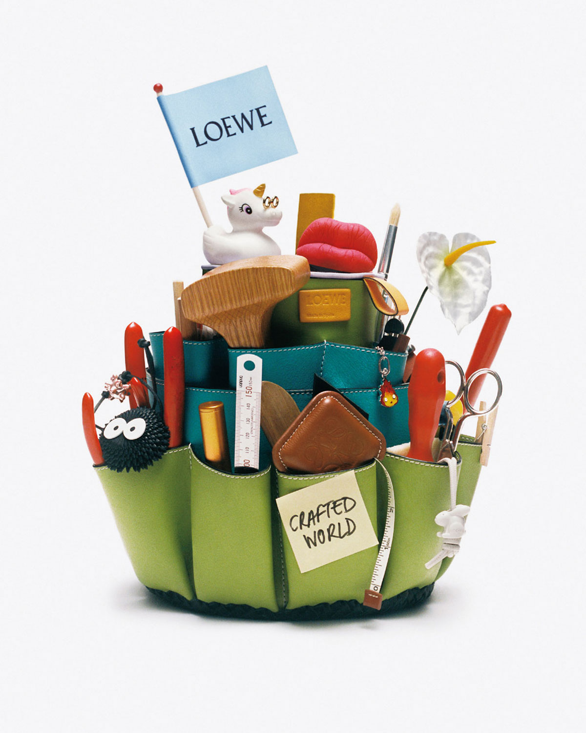 L_p1_LOEWE_2025_TOKYO_EXHIBITI