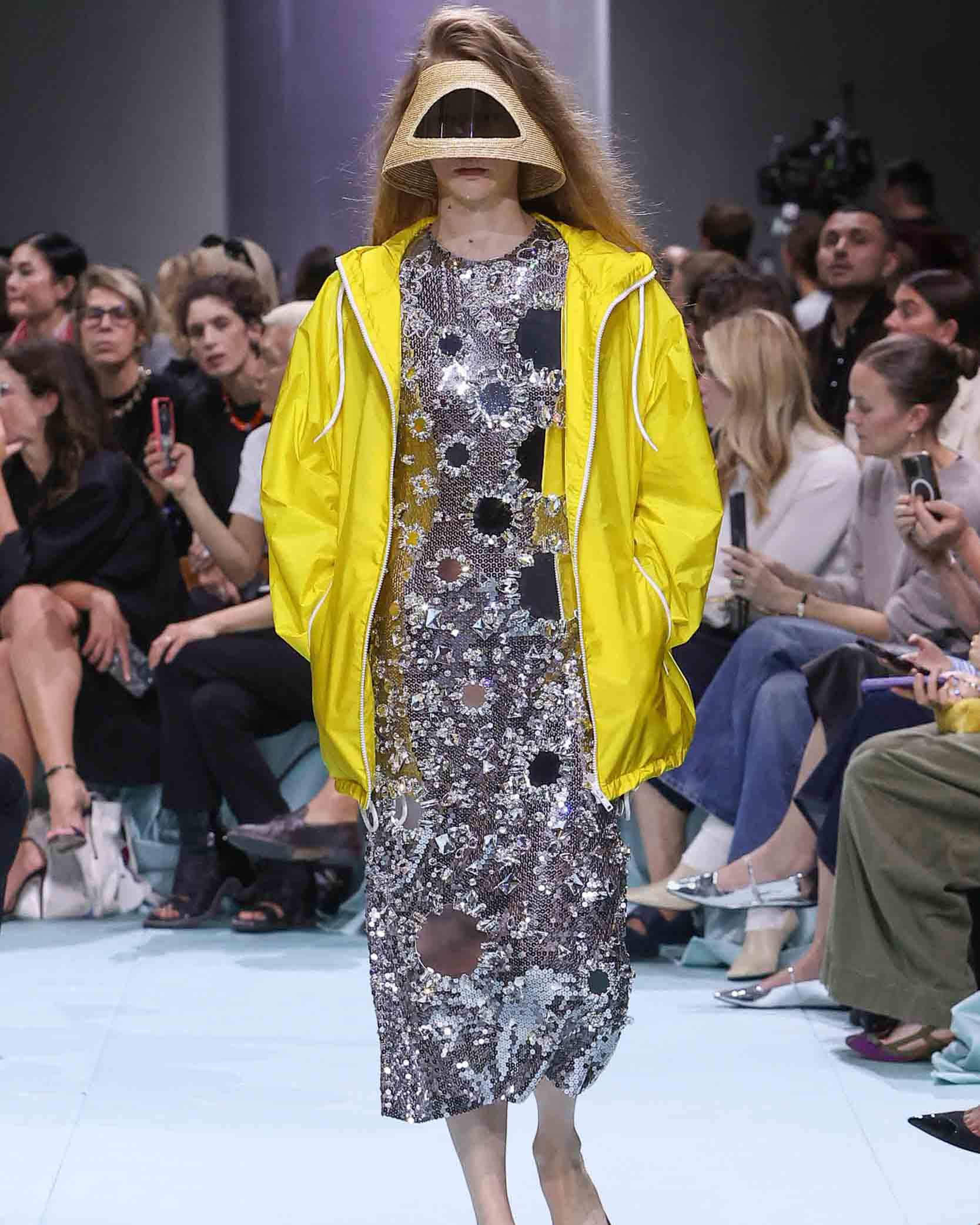 プラダ　マガジン PRADA JAPAN (@prada_japan) / X