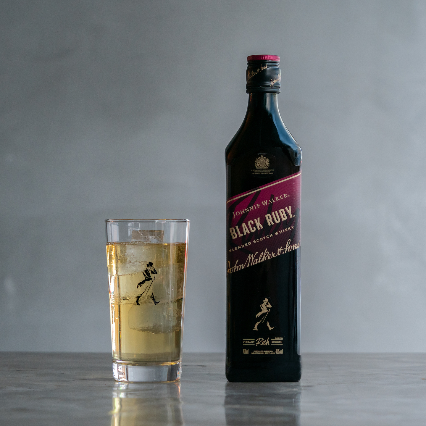 Johnnie Walker Black Ruby ジョニーウォーカー セット Amazon.co.jp: ジョニーウォーカー ブラックルビー 40度 700ml