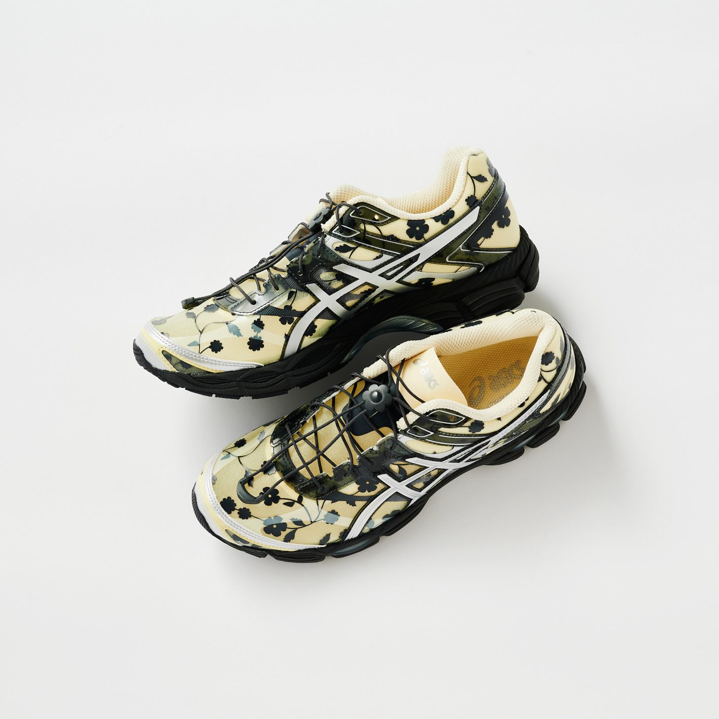 セシリー・バンセン監修による〈アシックス〉のシューズ | 【GINZA