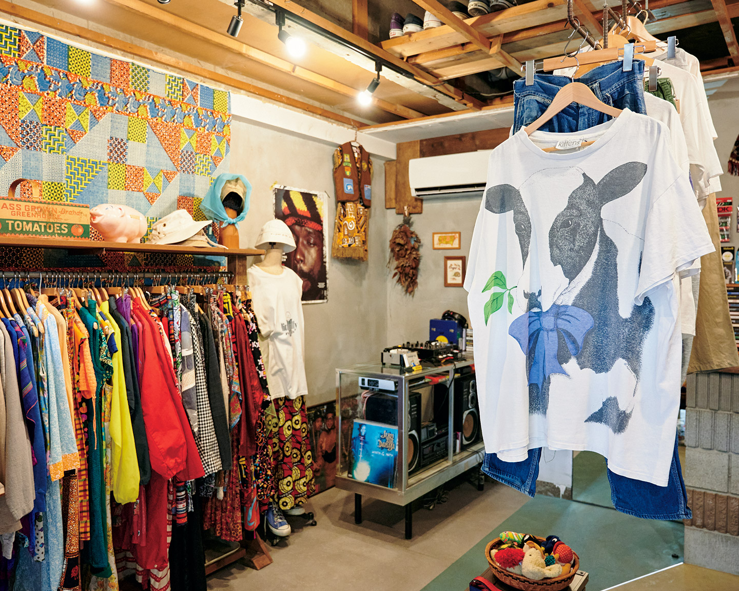 阿佐ケ谷「eel」でカセットテープDJを聴きながらヴィンテージを物色