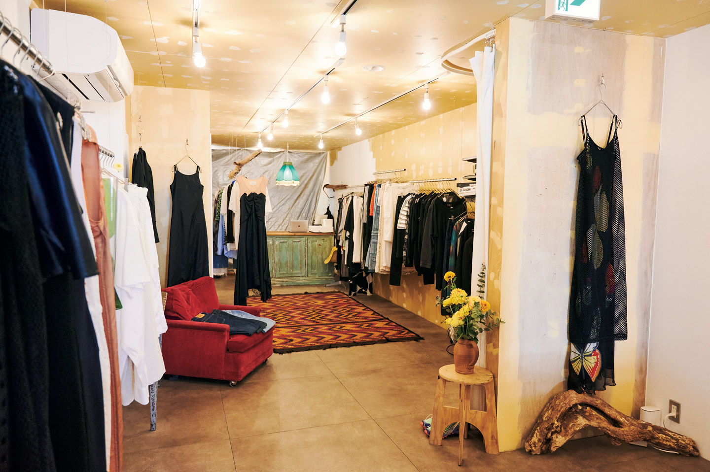 oo vintage 古着屋　ナイロンワンピース 高円寺「oo vintage」シンプルで仕立てがいい、端正なシルエット