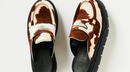 〈ジョーダン〉にローファー風ミュールがあるって知ってた？