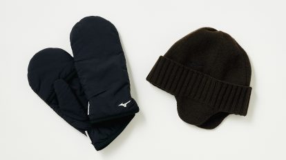 〈ミズノ フォー マーガレット・ハウエル〉のミトン＆ニットキャップ