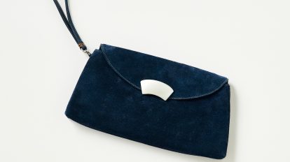 〈3.1 フィリップ リム〉のモダンなクラッチバッグ