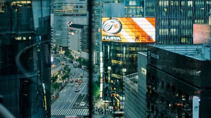 銀座「THE GREY ROOM」何層にも重ねたスパイスが非日常のムードへ誘…