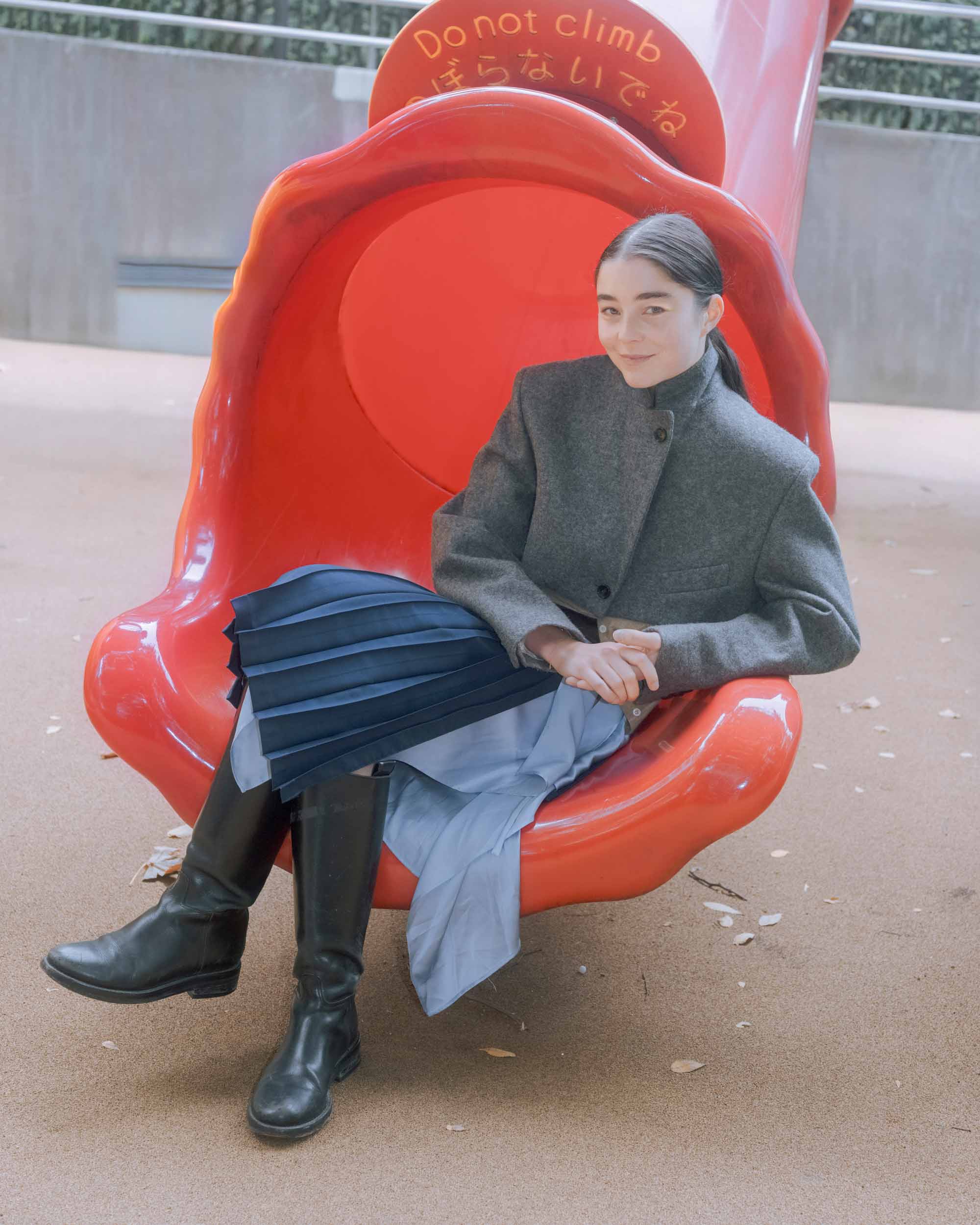 27歳のデザイナーJulie Kegelsが描く、現代女性のポートレート