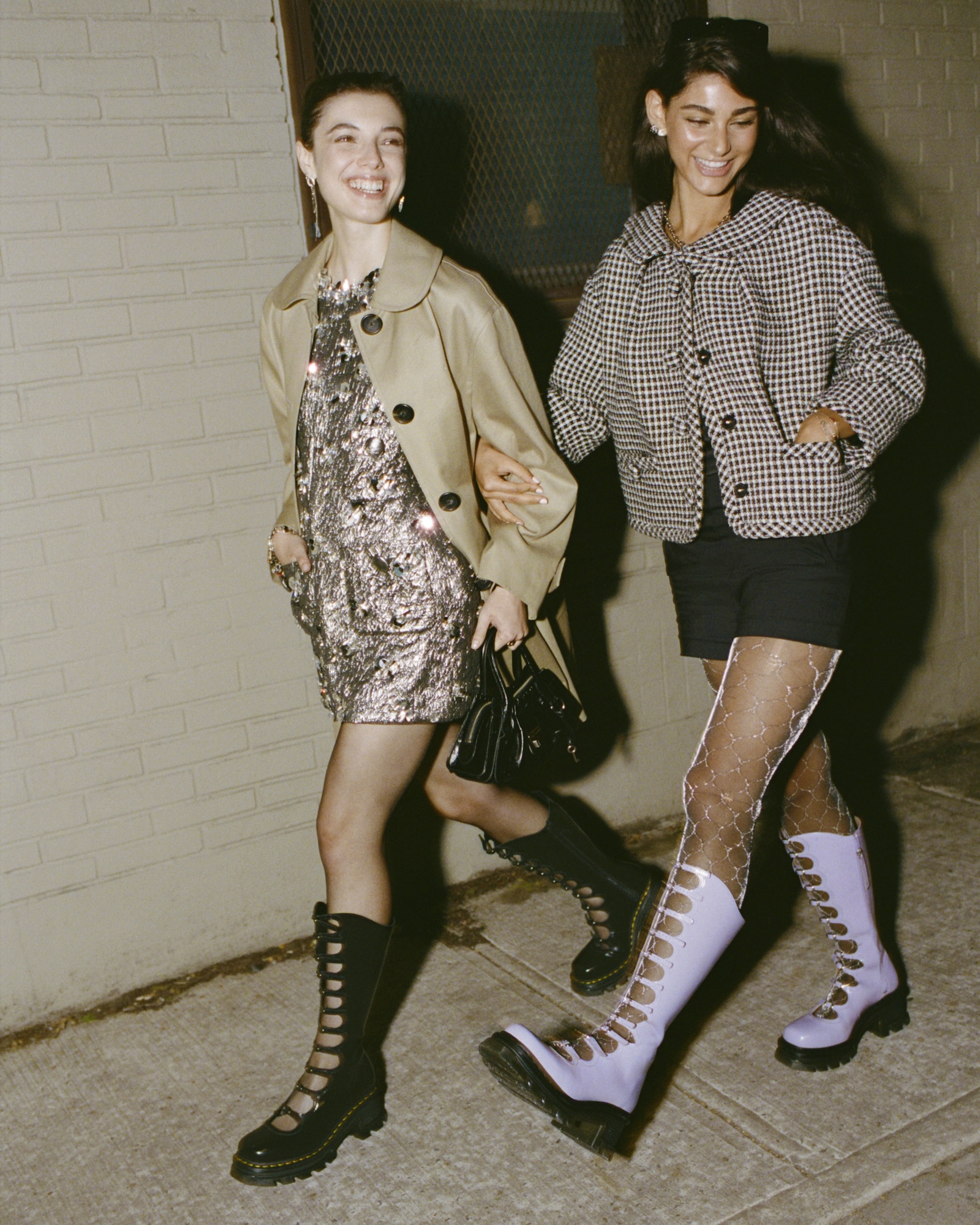 MARC JACOBS〉と〈DR. MARTENS〉のコラボレーションブーツが発売